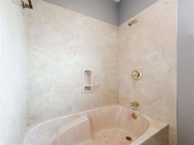 1507 N 24th Street, Nederland, TX 77627