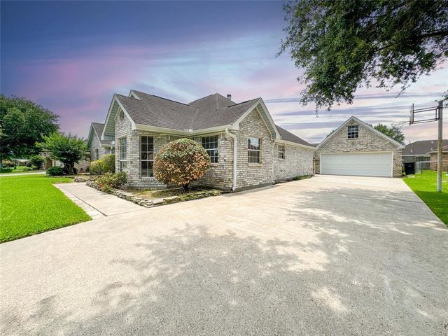 1507 N 24th Street, Nederland, TX 77627