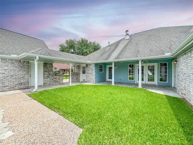 1507 N 24th Street, Nederland, TX 77627