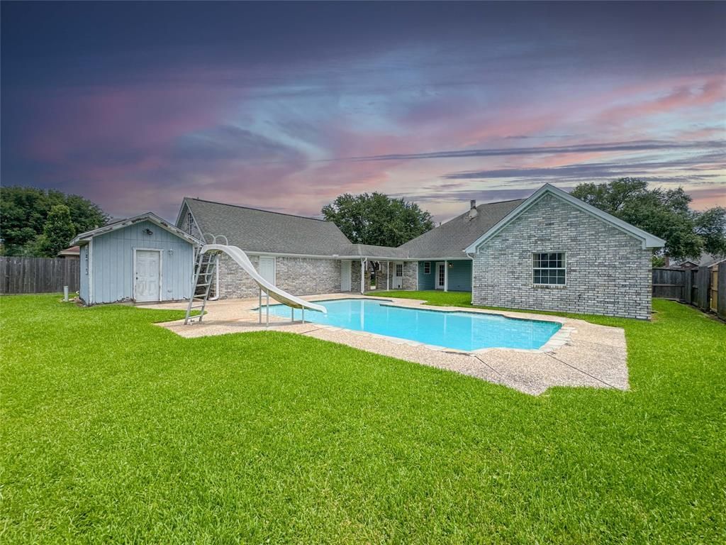 1507 N 24th Street, Nederland, TX 77627