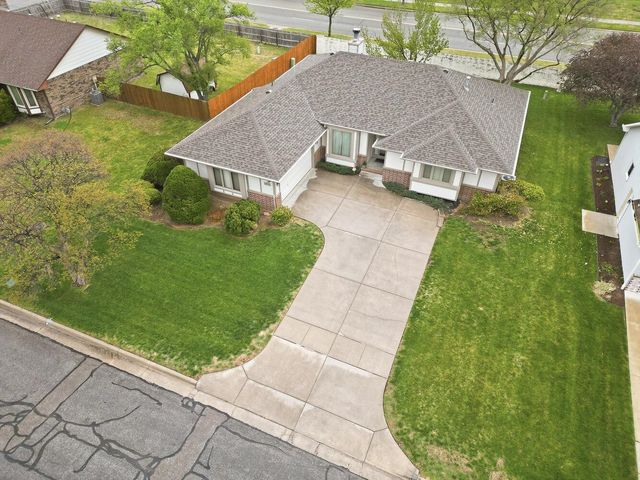 1934 S Stacey St, Wichita, KS 67207