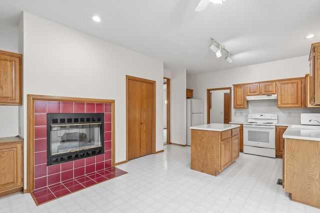 1934 S Stacey St, Wichita, KS 67207