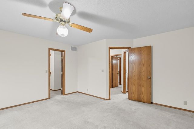 1934 S Stacey St, Wichita, KS 67207