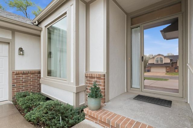 1934 S Stacey St, Wichita, KS 67207