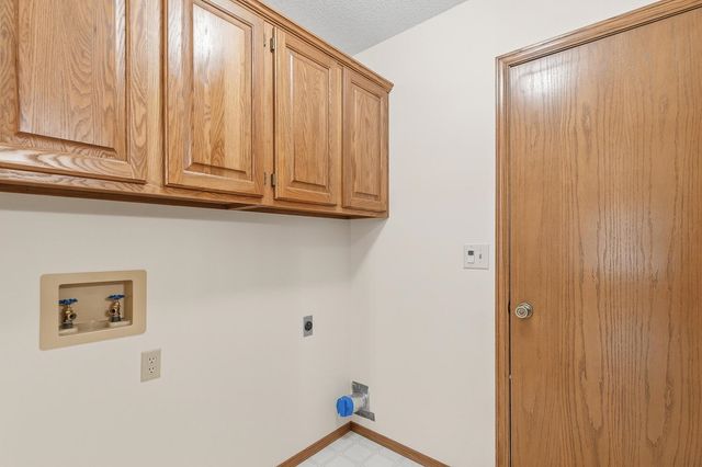 1934 S Stacey St, Wichita, KS 67207