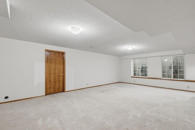 1934 S Stacey St, Wichita, KS 67207