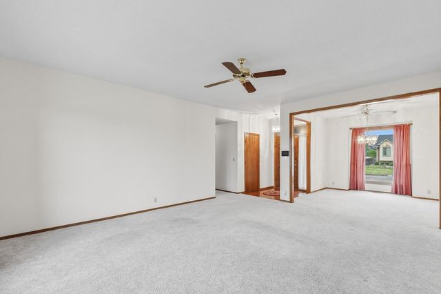 1934 S Stacey St, Wichita, KS 67207