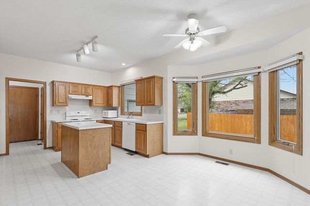 1934 S Stacey St, Wichita, KS 67207