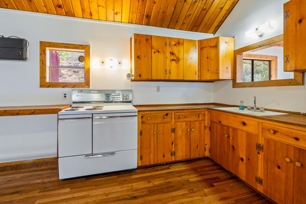 Image 10 of property listing at 1499 San Diego Loop, Jemez Springs, NM 87025