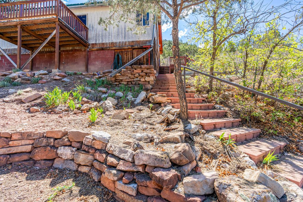 Image 4 of property listing at 1499 San Diego Loop, Jemez Springs, NM 87025