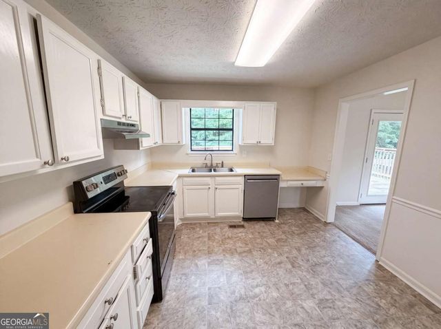 2021 Raymonds Drive, Loganville, GA 30052