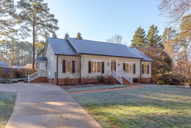 203 Pinewood Drive, Apex, NC 27502