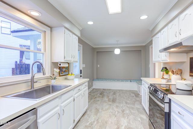 203 Pinewood Drive, Apex, NC 27502