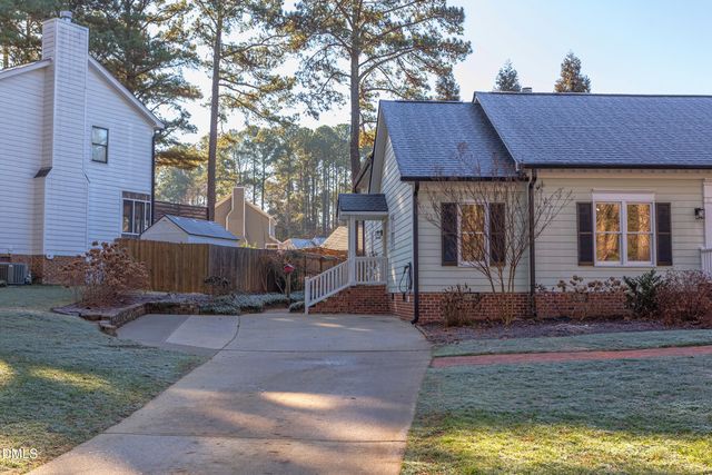 203 Pinewood Drive, Apex, NC 27502