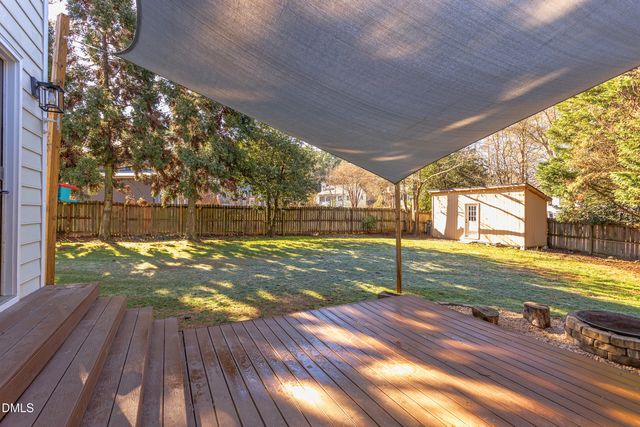 203 Pinewood Drive, Apex, NC 27502