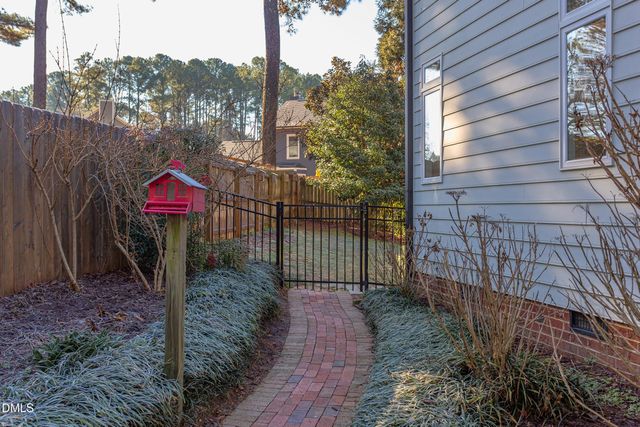 203 Pinewood Drive, Apex, NC 27502