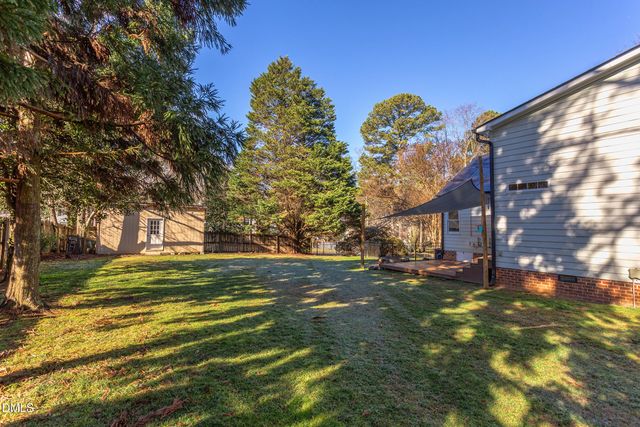 203 Pinewood Drive, Apex, NC 27502