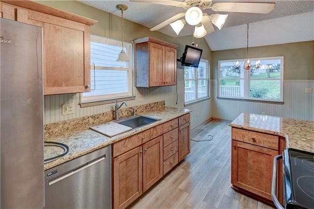 1421 Birdseye Court, Blue Springs, MO 64015