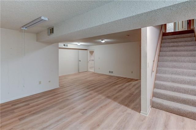 1421 Birdseye Court, Blue Springs, MO 64015