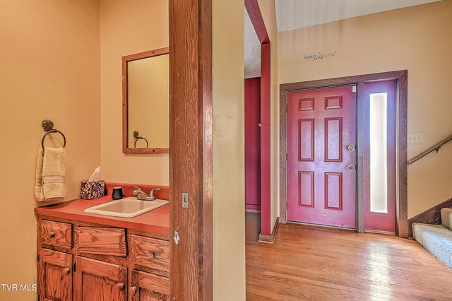 1151 Panorama Drive, Abingdon, VA 24210