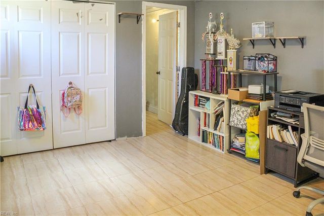 1817 Hartford DR, Norfolk, VA 23518