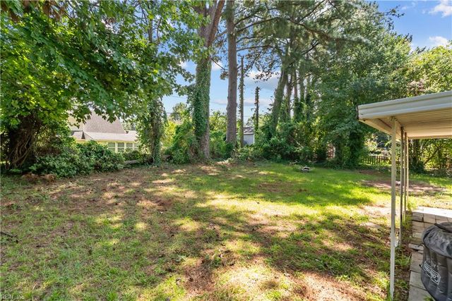 1817 Hartford DR, Norfolk, VA 23518