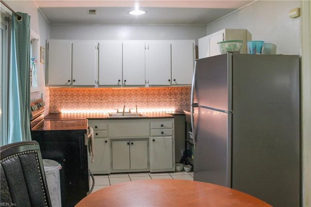 1817 Hartford DR, Norfolk, VA 23518