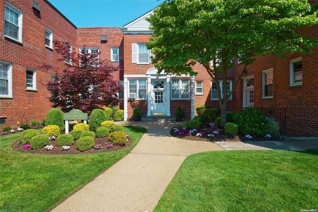 70 S Park Avenue 112, Rockville Centre, NY 11570