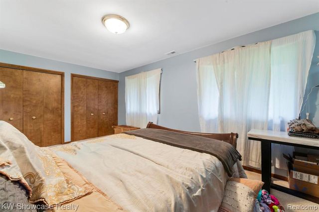 25665 Forestview Drive, Southfield, MI 48033