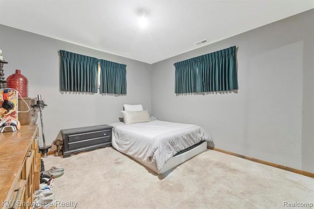 25665 Forestview Drive, Southfield, MI 48033