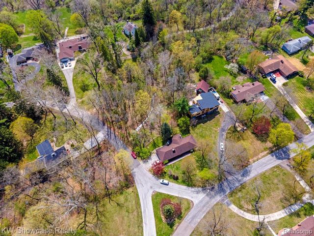 25665 Forestview Drive, Southfield, MI 48033