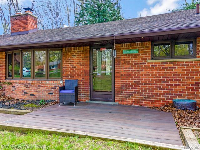 25665 Forestview Drive, Southfield, MI 48033