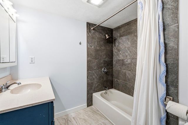 1818 E Ewing Avenue, South Bend, IN 46613