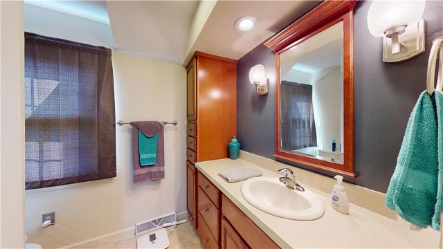 1670 Lamplighter Drive, Macungie Boro, PA 18062
