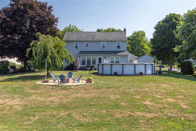 1670 Lamplighter Drive, Macungie Boro, PA 18062