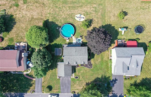 1670 Lamplighter Drive, Macungie Boro, PA 18062