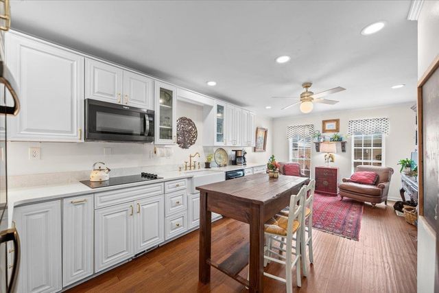 6946 Amberly Rd, Memphis, TN 38119