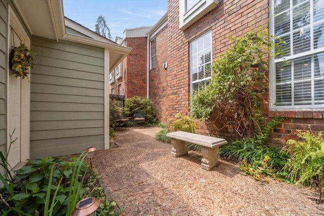 6946 Amberly Rd, Memphis, TN 38119