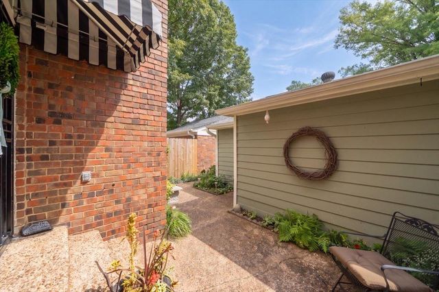 6946 Amberly Rd, Memphis, TN 38119