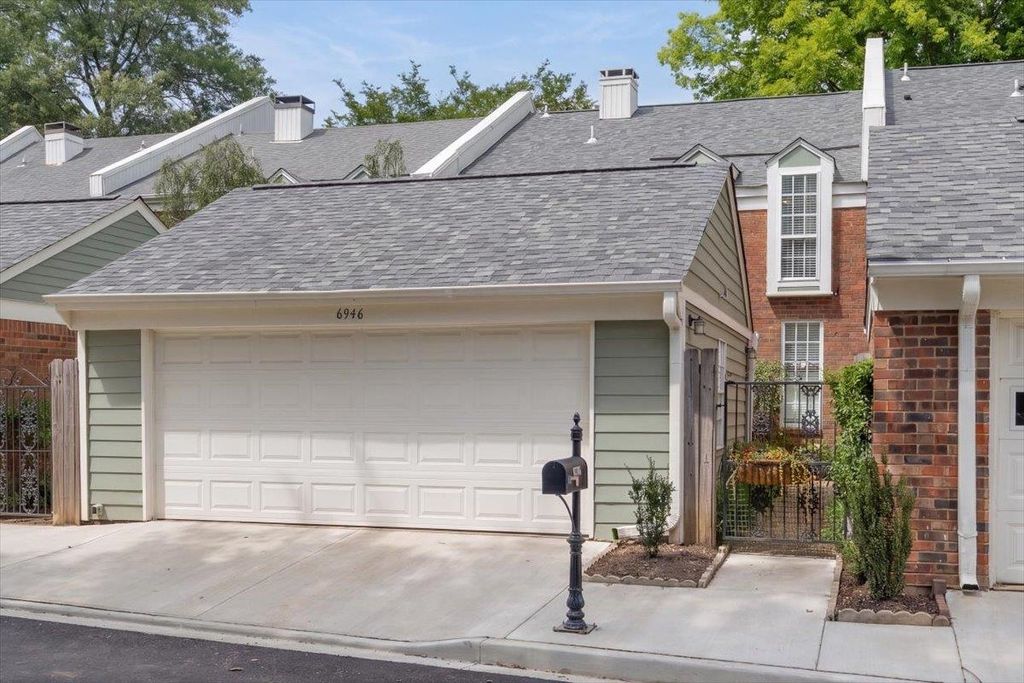 6946 Amberly Rd, Memphis, TN 38119