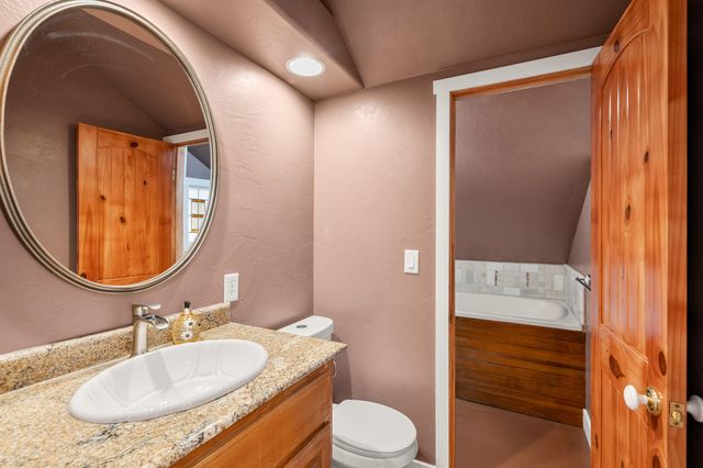 827 Tyler Creek Road, Ashland, OR 97520