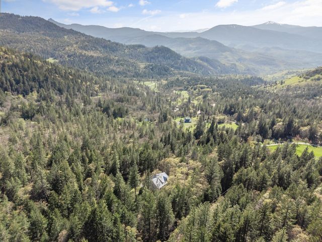 827 Tyler Creek Road, Ashland, OR 97520