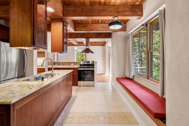 827 Tyler Creek Road, Ashland, OR 97520