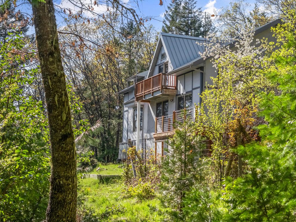 827 Tyler Creek Road, Ashland, OR 97520