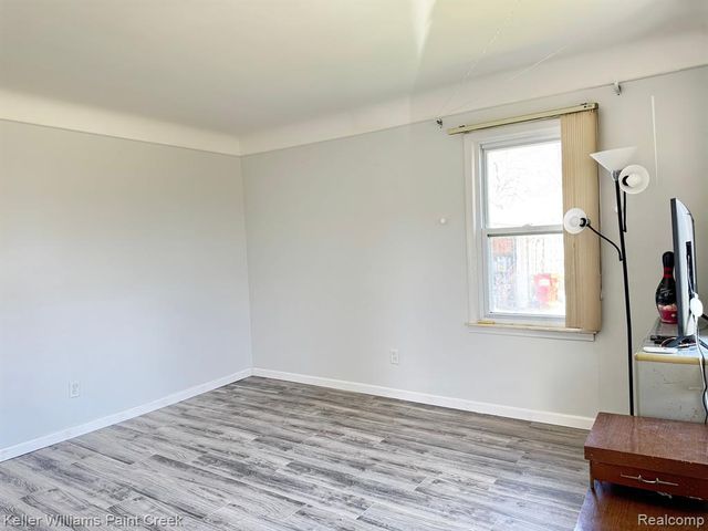 24275 Valley Avenue, Eastpointe, MI 48021