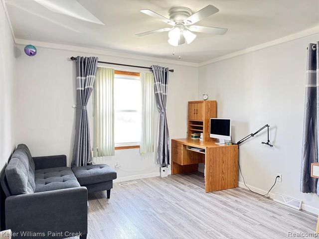 24275 Valley Avenue, Eastpointe, MI 48021