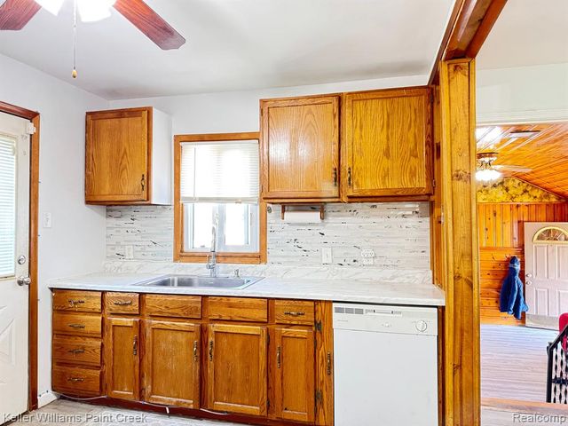 24275 Valley Avenue, Eastpointe, MI 48021