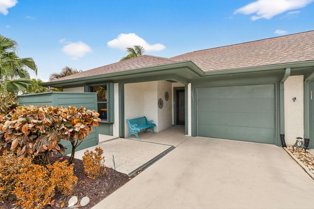 6893 SE Bunker Hill Drive, Hobe Sound, FL 33455