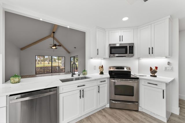 6893 SE Bunker Hill Drive, Hobe Sound, FL 33455