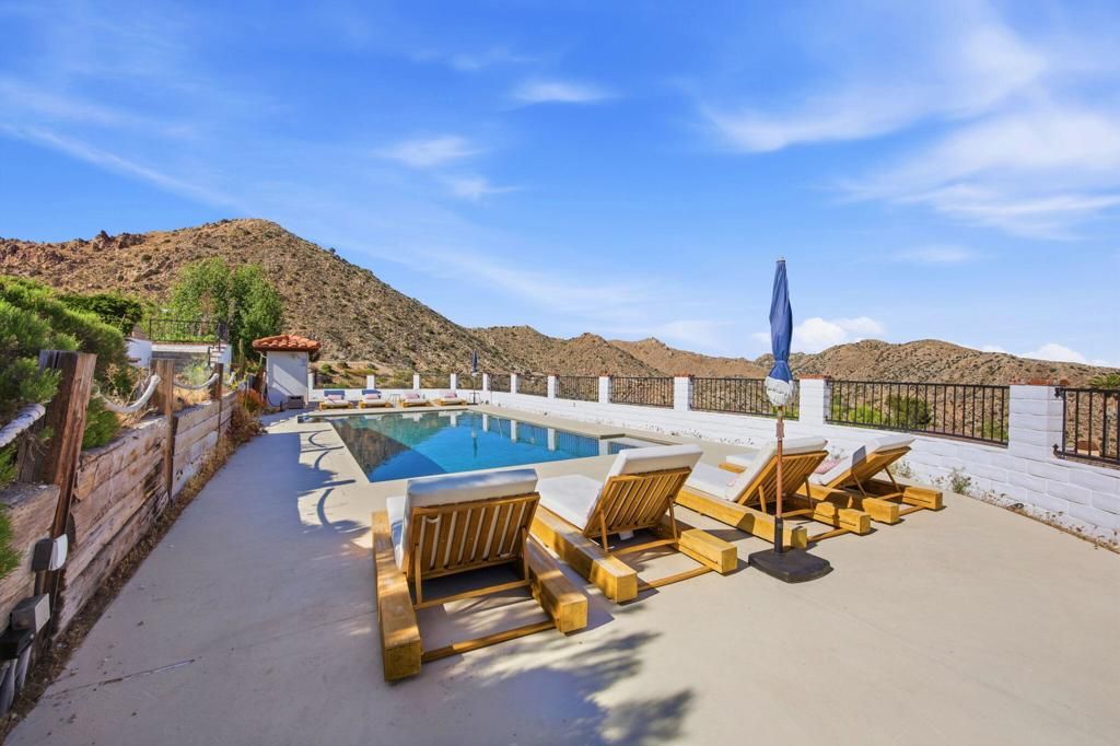 Image 54 of property listing at 53806 Ridge Road, Yucca Valley, CA 92284